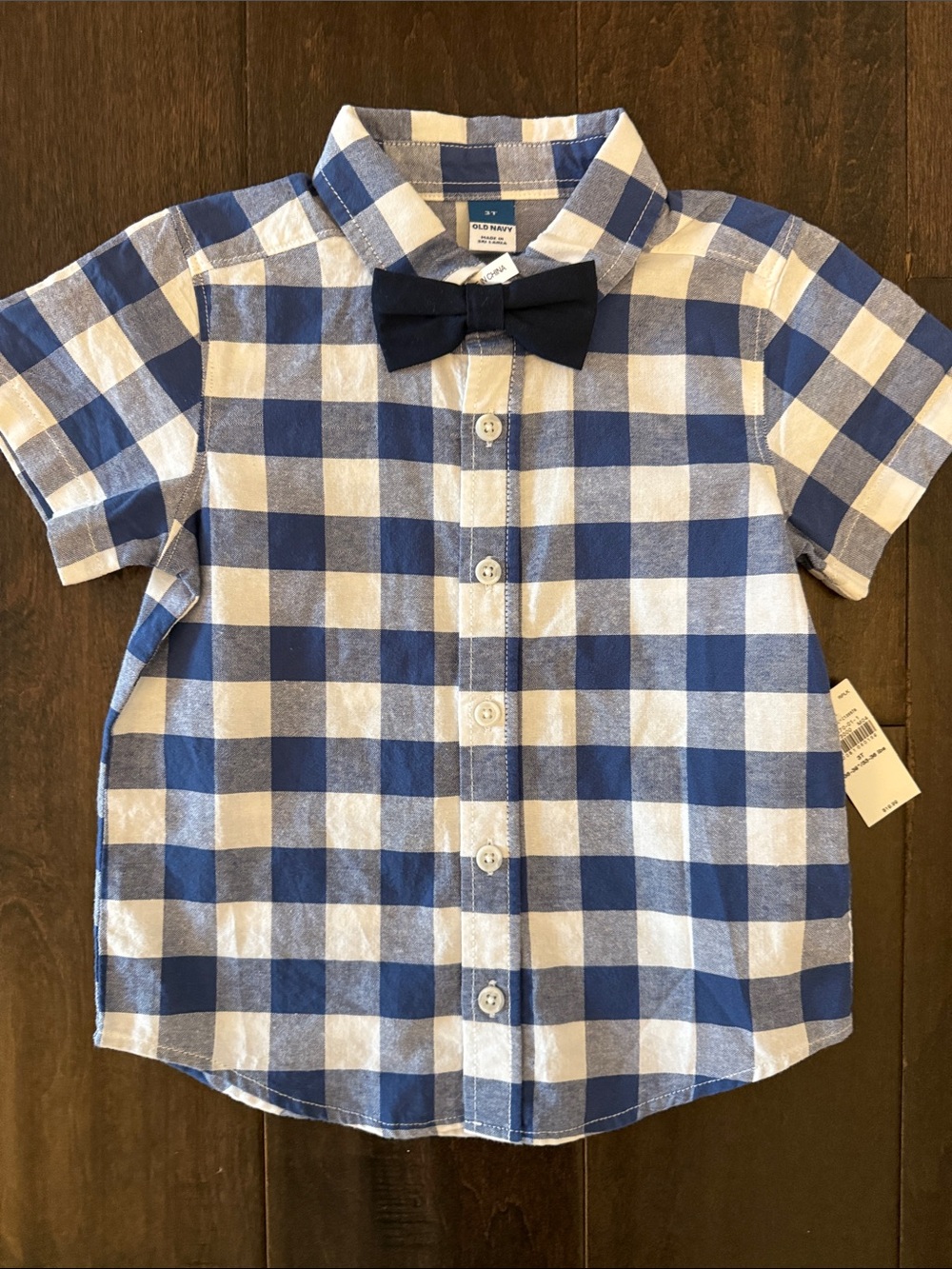 NWT Old Navy Blue and White Gingham Short-Sleeve Button-Down with Navy Bow Tie